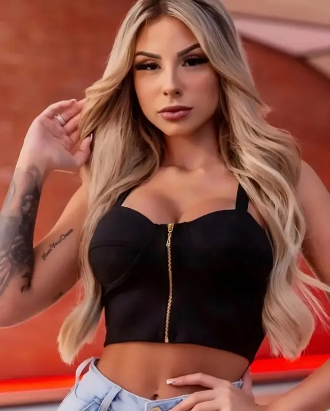 cropped com ziper na frente​